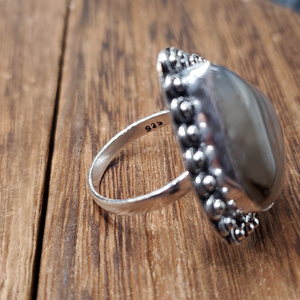 Size 9 R315 sterling ring - Picture 3 of 3
